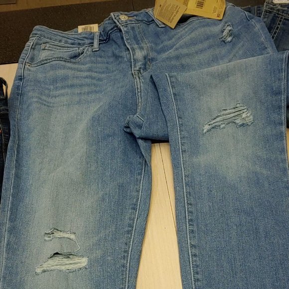 Levis Women's 721 High-Waisted Skinny Jeans - Picture 5 of 8